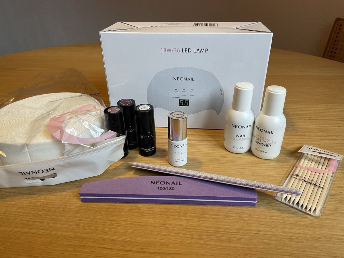 Unghie finte: Neonail Starter Set mit LED Lampe – Nuovo (secondo la descrizione) da Bern venduto da tanjaab