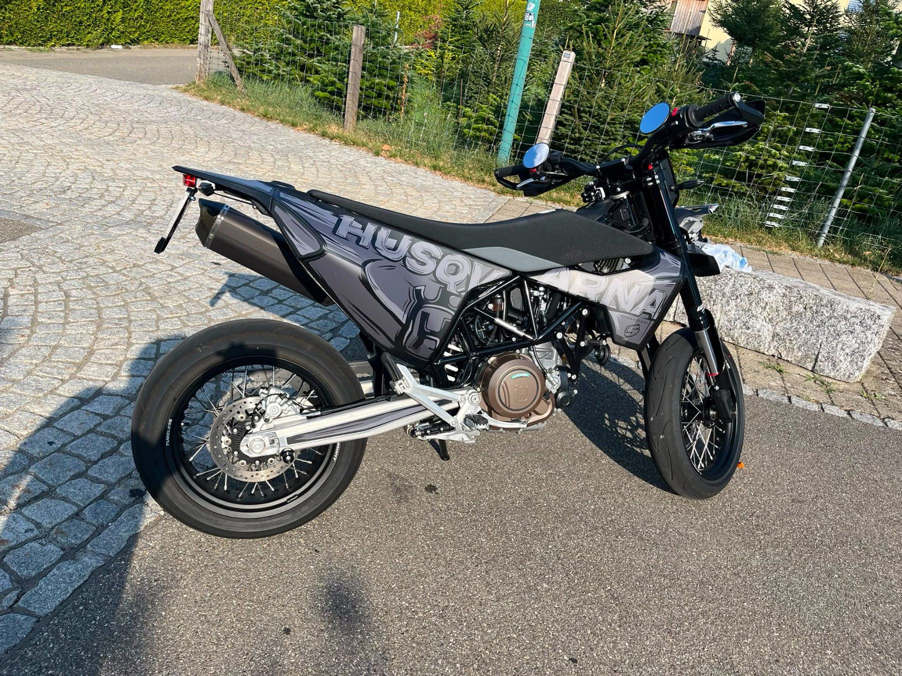 Husqvarna Strasse: Husqvarna 701 Supermoto – Neu (gemäss Beschreibung) aus Fällanden von Krisch187 5