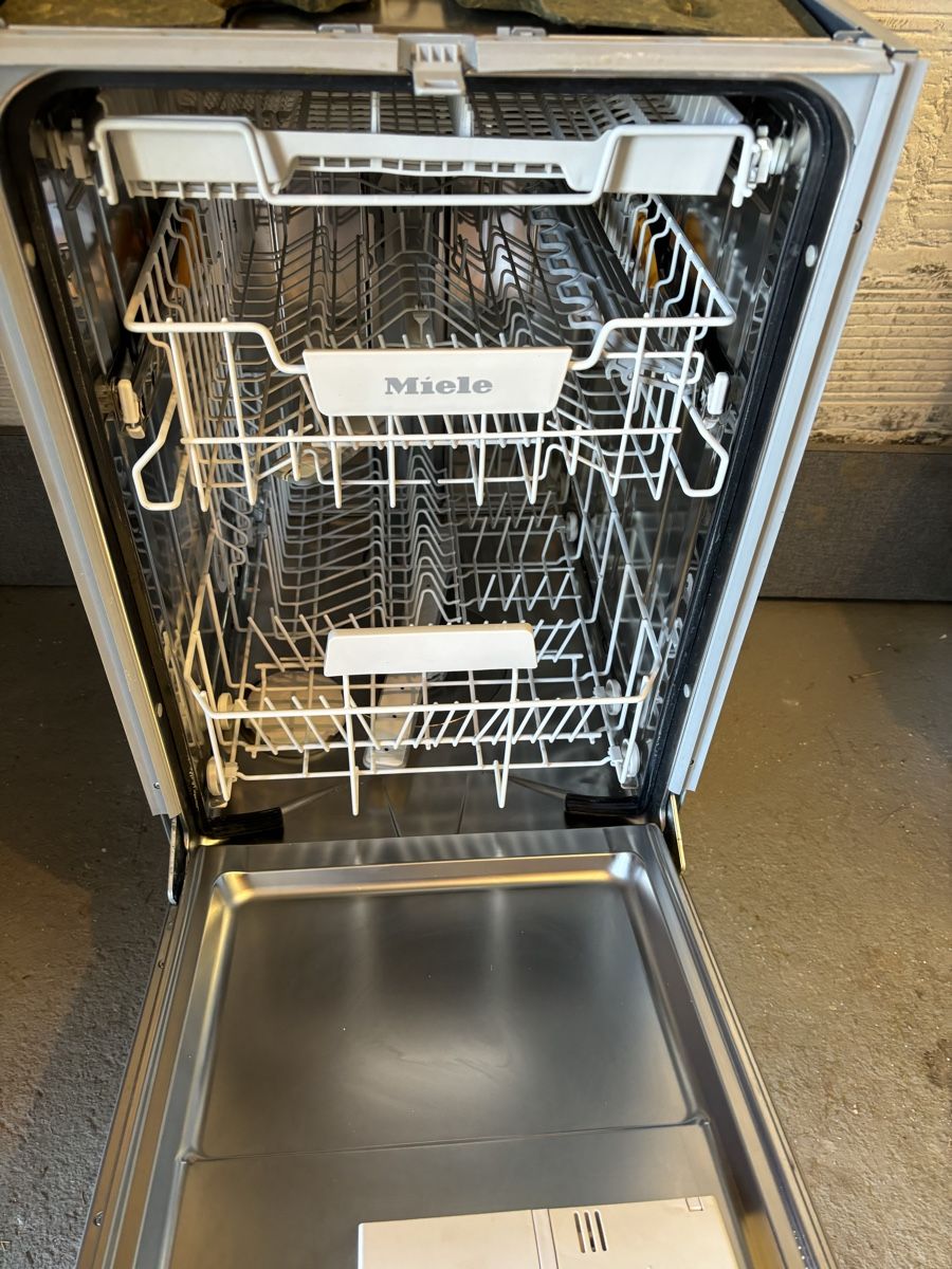 Cucine complete: Geschirrspüler Miele – Usato da Regensdorf venduto da Luis3000 1