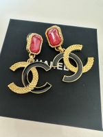 Chanel Ohrringe mit rotem Stein