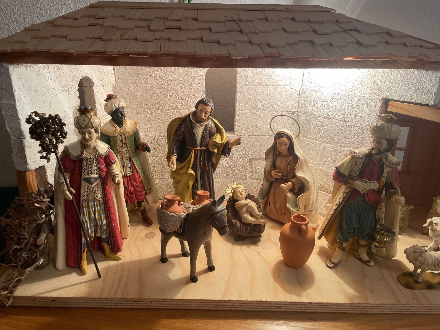 Tutte le decorazioni: Grosse Krippe mit Figuren – Usato da Kleinlützel venduto da Schatzkiste_Laufen 1