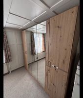 Kleiderschrank Holzoptik Spiegeltüren guter Zustand