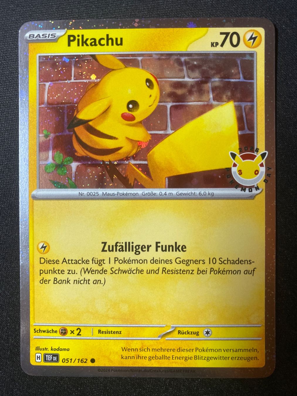 Pokémon Cartes à collectionner: Pikachu 51 STAMPED Holo 30 PD- Temporal Forces - DE – D'occasion à Hausen AG par Shrade