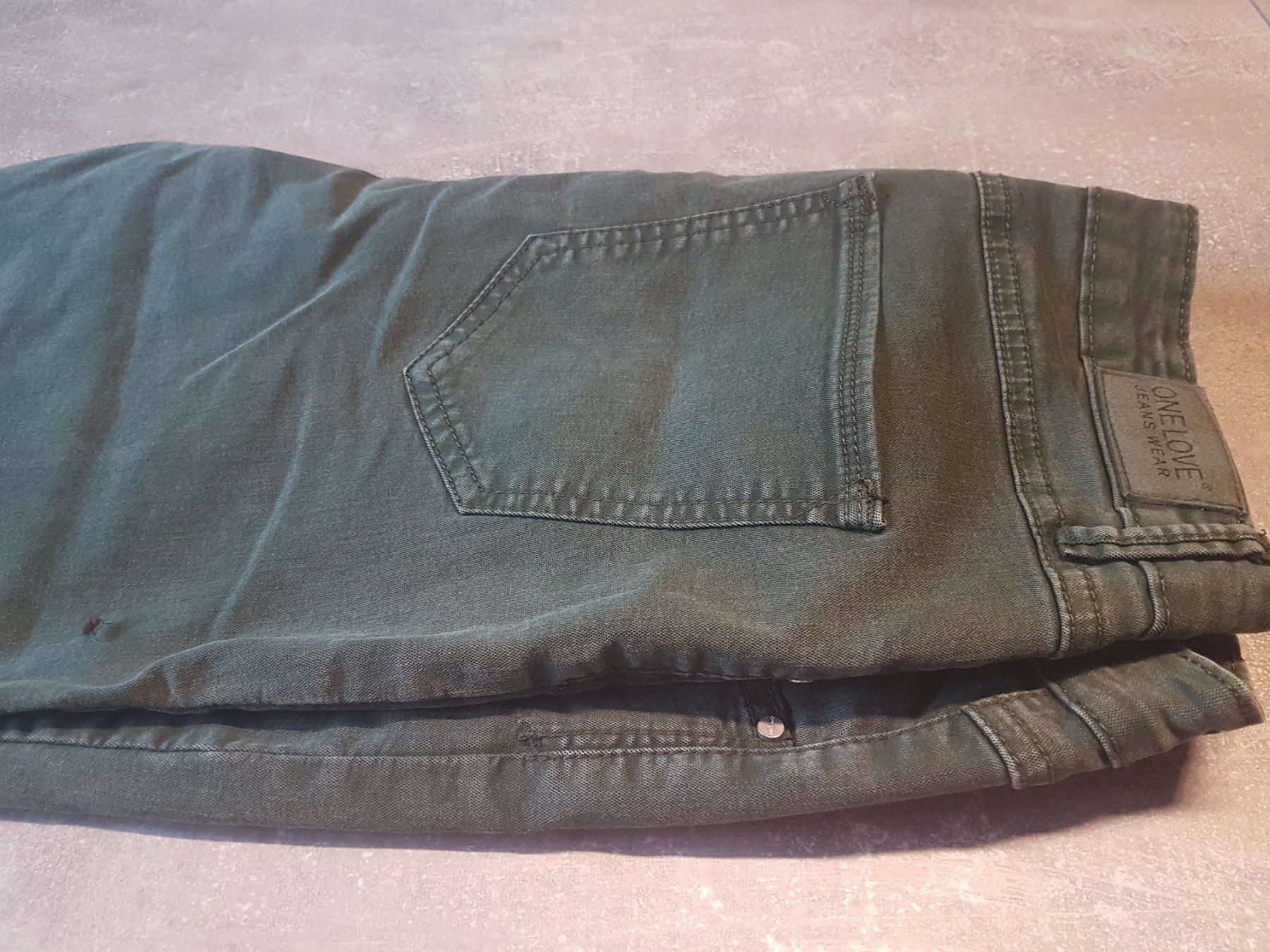 Jeans: Pantalon vert olive taille L marque Chicorée 76% coton – Usato da Villiers venduto da san_jn5w 7