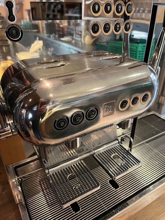 NESPRESSO AGUILA 220 PRO mit Service / Gastro Kaffeemaschine Kaufen