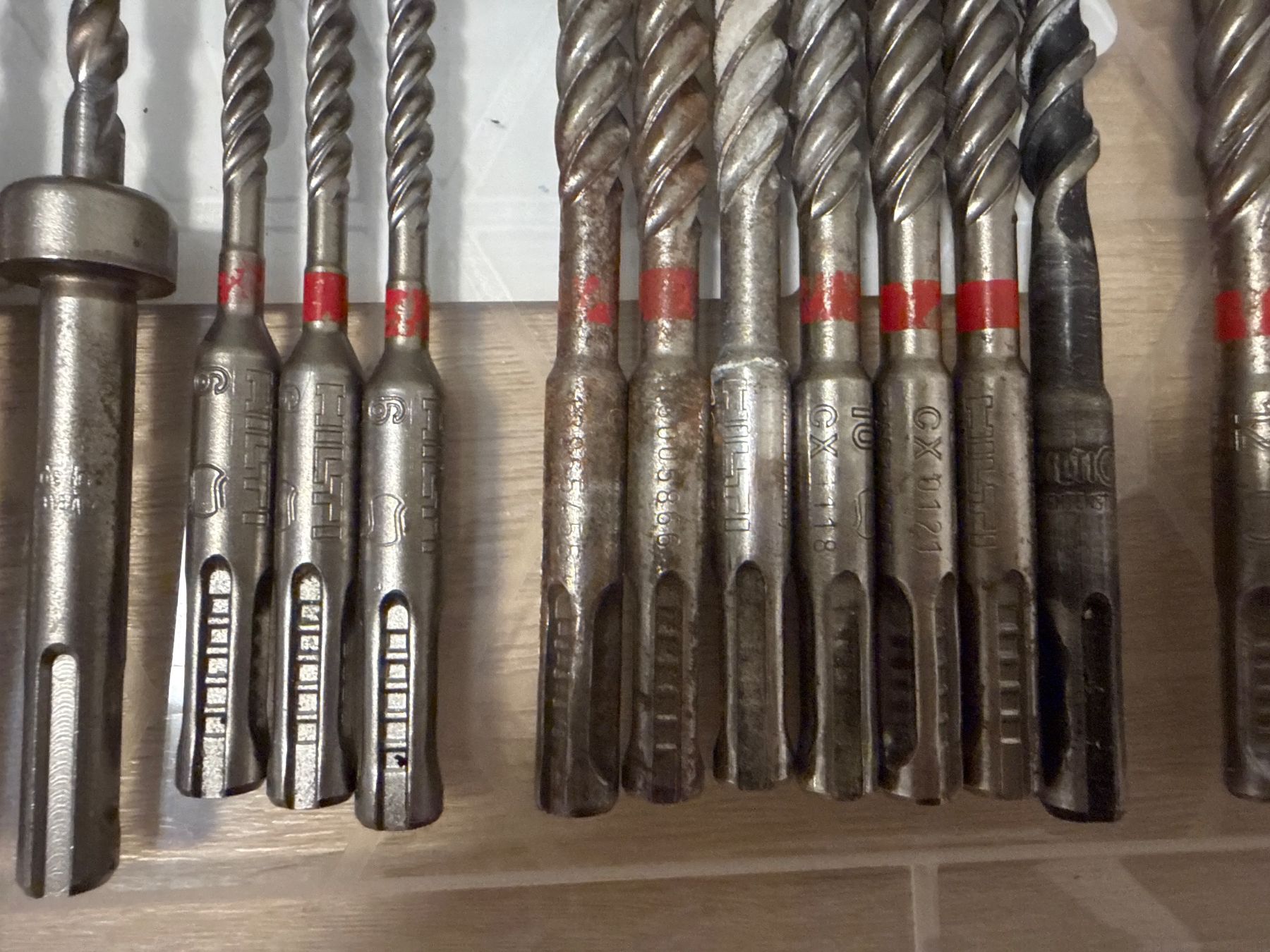 Hilti Trapani: Steinbohrer 22 verschiedene Bohrer Hilti – Usato da Winterthur venduto da 121Mex121 2