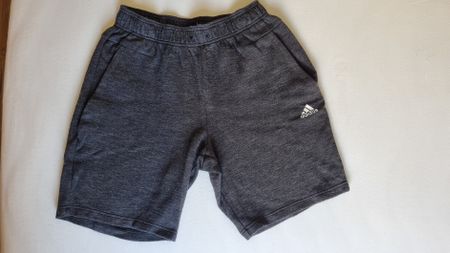 Adidas Trainingsshorts, Grösse M, ohne Kordel, Guter Zustand