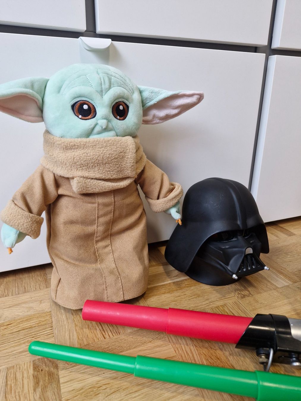 Star Wars Giocattoli: Star Wars Figuren und Lichtschwerter Set – Usato da ebmatingen venduto da wady25x26x 1