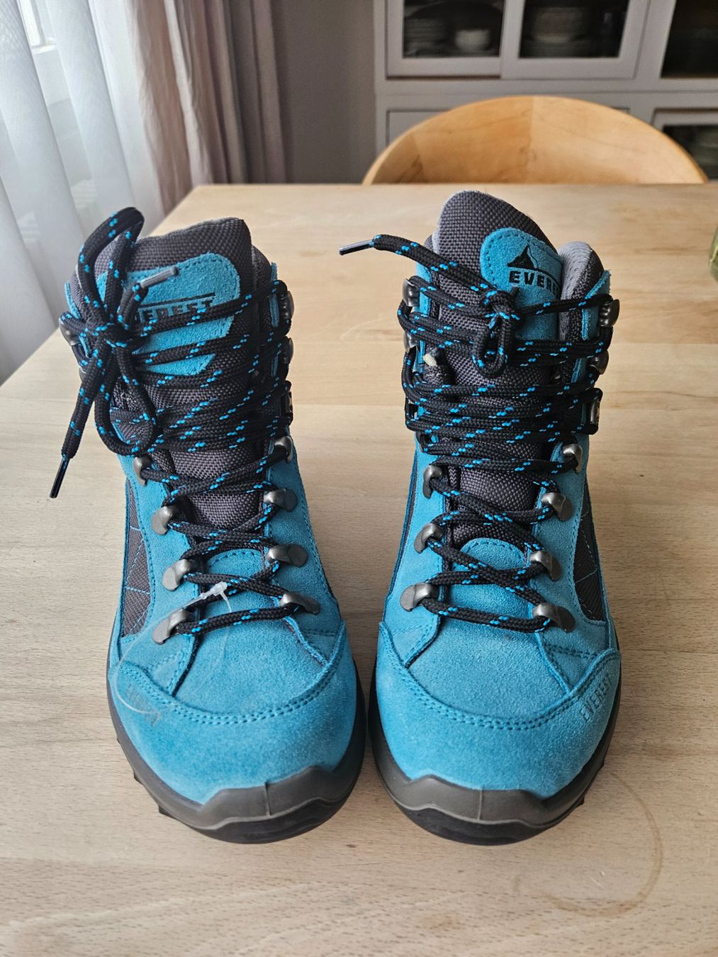 Everest Scarpe per ragazzi: Wanderschuhe, Gr 36. Neu – Nuovo (secondo la descrizione) da Chur venduto da nataliiaw 1