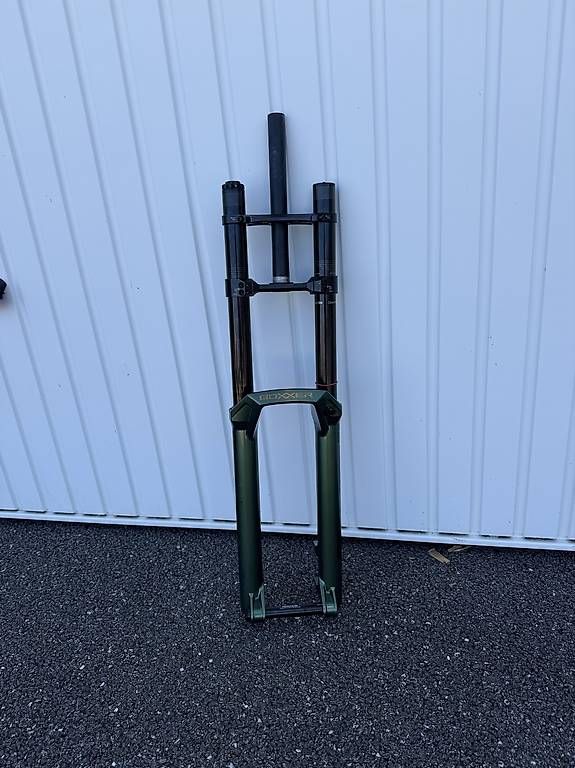 Pezzi di ricambio: Rockshox Boxxer Ultimate Charger 3 – Usato da Spiez venduto da inf_rhk7 1