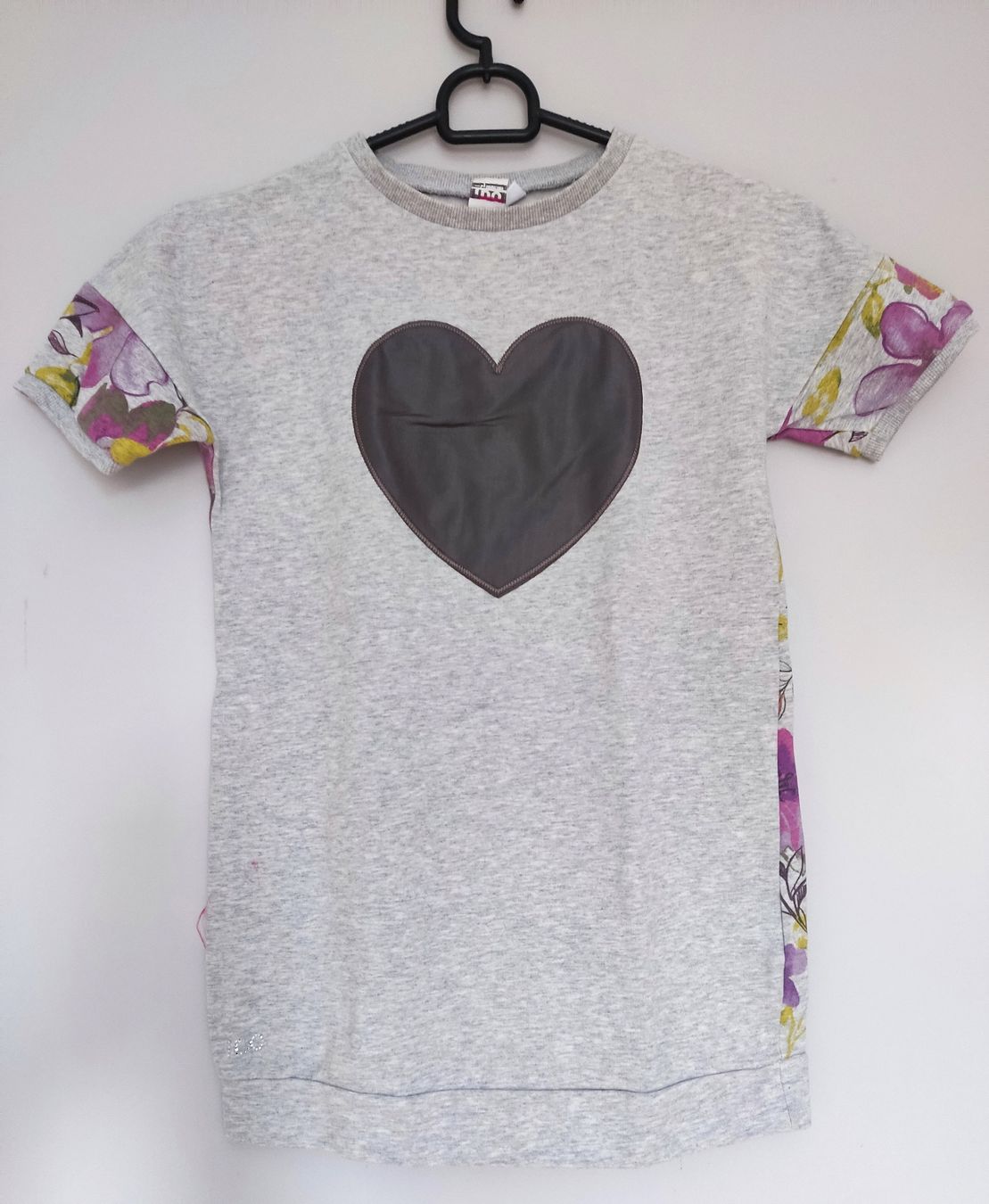 Camicette, T-shirt & Top: T-Shirt Mädchen Gr. 122 – Usato da Biel/Bienne venduto da AnikaNah