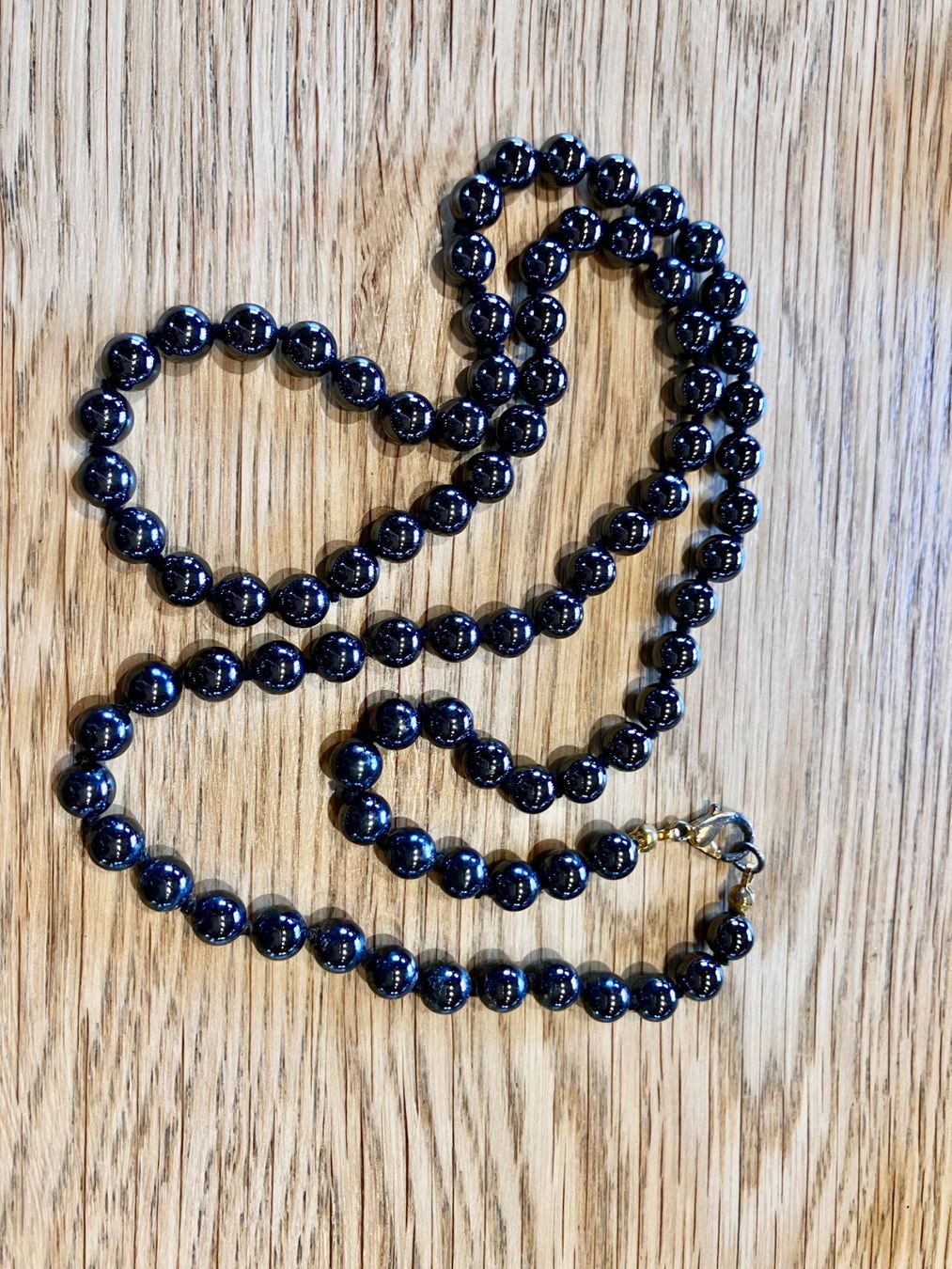 Catenine: Collier en hématite – 63 cm – Usato da Saclentse venduto da 4rnsn7