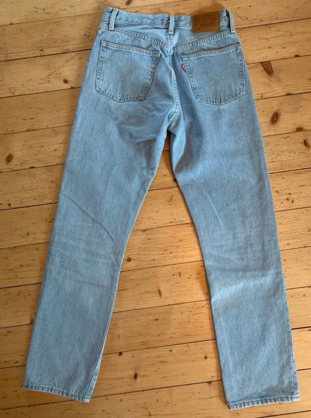Levi's Jeans: Hellblaue Levi‘s 501, Gr. 26/30 – Nuovo (secondo la descrizione) da Gondiswil venduto da shaenu 1
