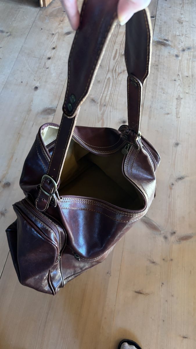 Taschen: Handgefertigte Ledertasche – Gebraucht aus Nussbaumen AG von Anziska 4