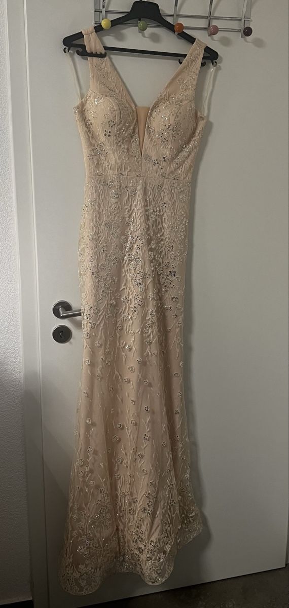 Kleider: Maxi Kleid – Neu (gemäss Beschreibung) aus Amriswil von AfraEsati1503 1