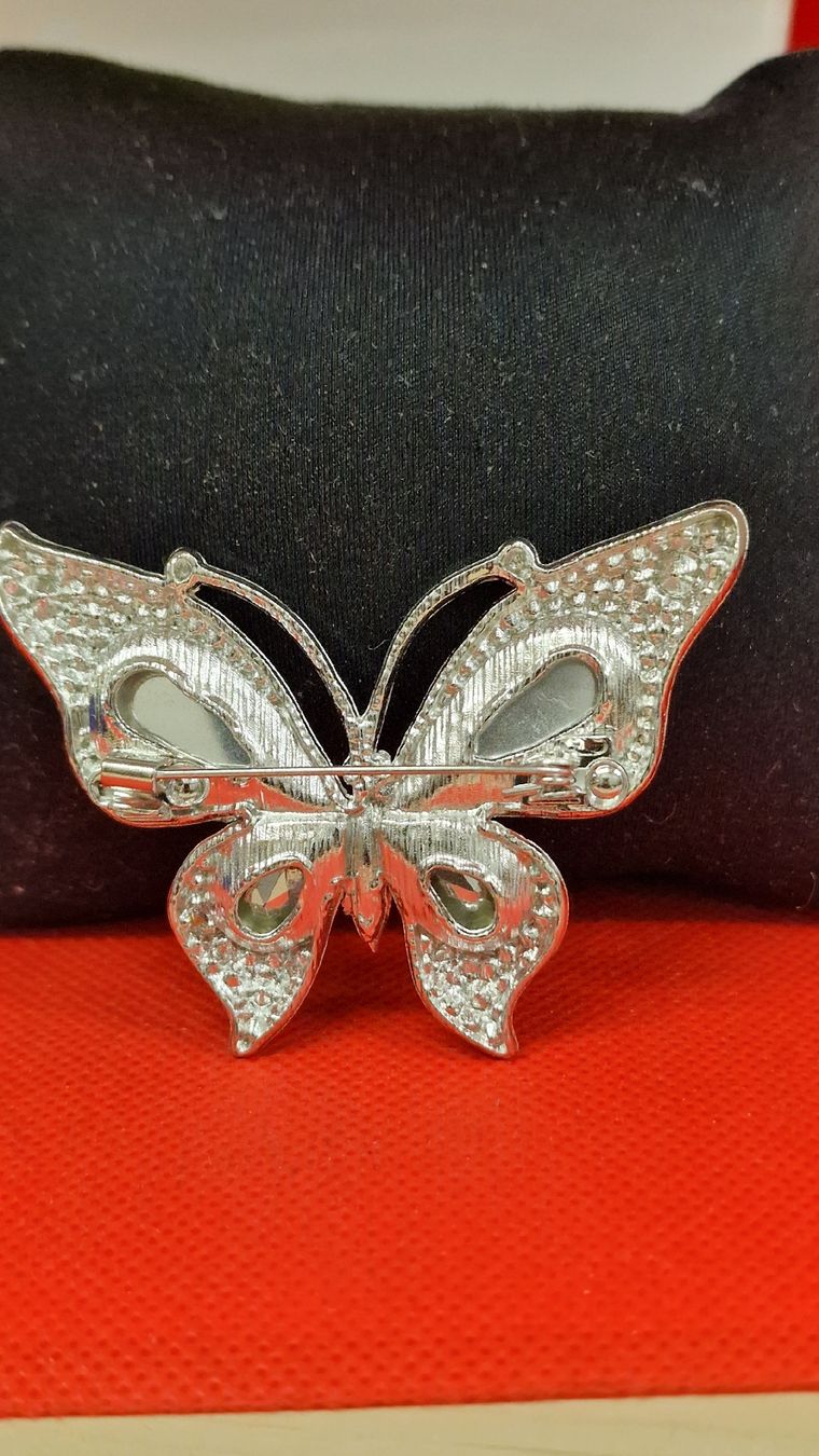 Spille & Fermagli: Brosche Schmetterling mit Steinchen neuwertig – Nuovo (secondo la descrizione) da Herisau venduto da Antiques.AR 1