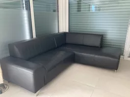 Vendo divano ad angolo in pelle