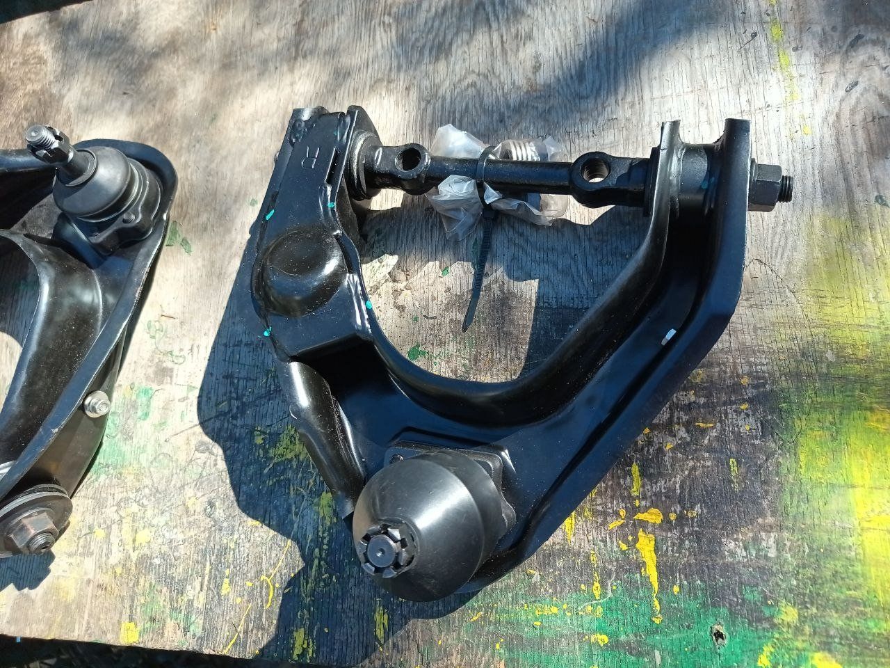 Nissan Tutti pezzi di ricambio auto: Nissan Control arm upper 2x – Nuovo (secondo la descrizione) da Gudo venduto da dispo3 2