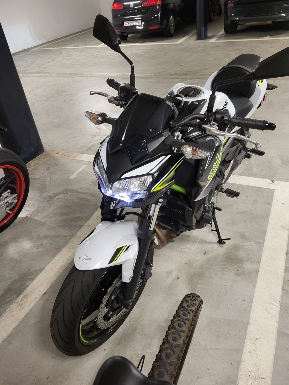 Kawasaki Strada: Motorrad Kawasaki Z 650 – Usato da Zürich venduto da Bambui 1
