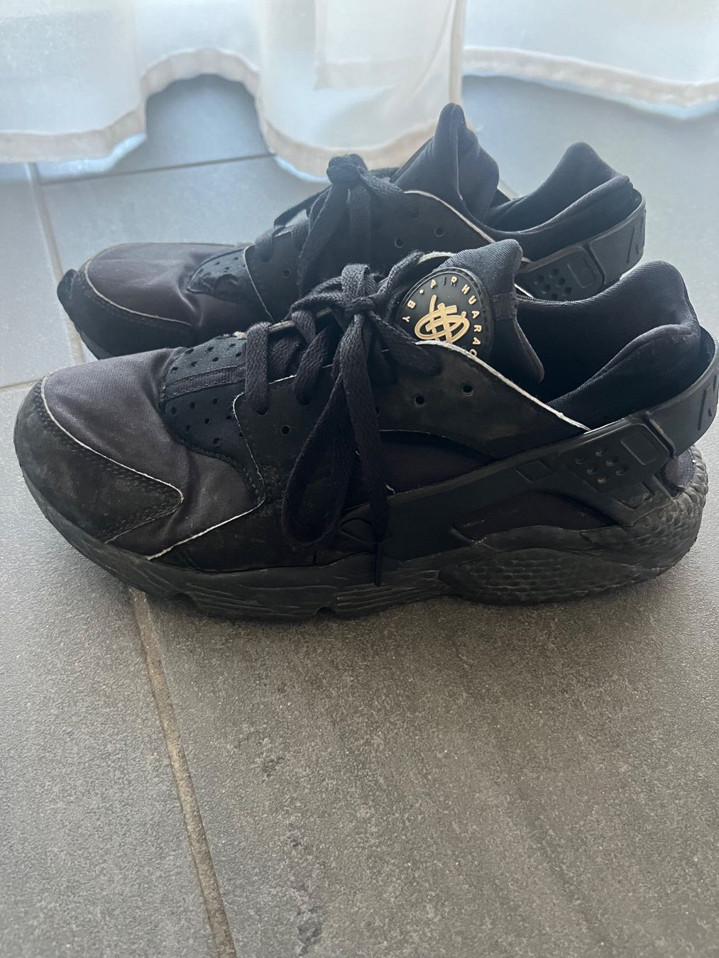 Nike Scarpe da uomo: Nike Huarache schwarz – Usato da Möhlin venduto da eny_lsk7