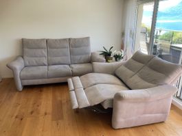 Sofa zweiteilig, einmal mit elektr. Relax-Funktion