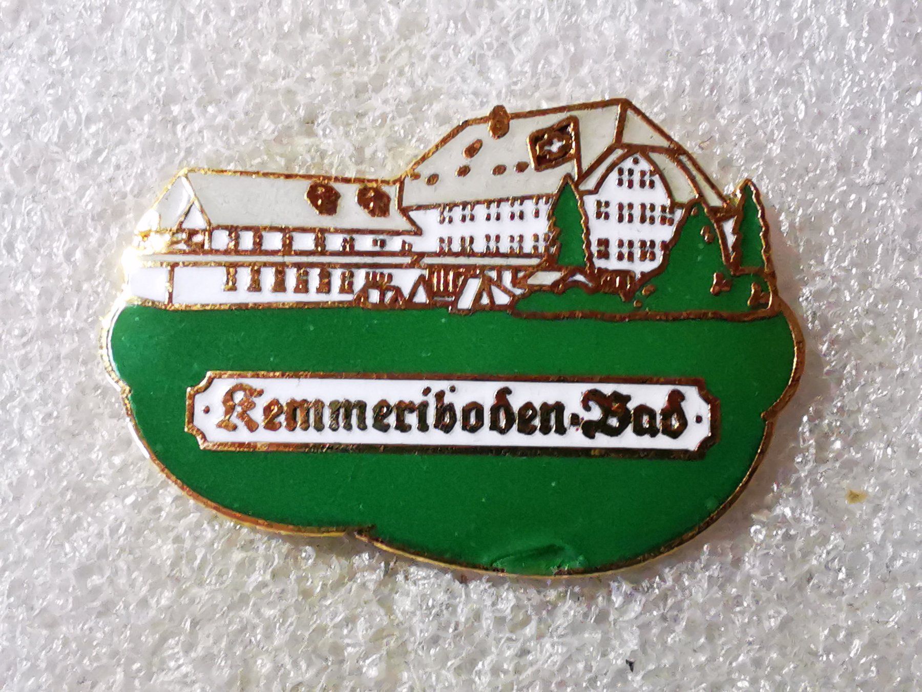 Placchette & Badge: Ansteckpin 88: Hemmeriboden Pub – Usato da Oppligen venduto da Pin-Fall-Shop