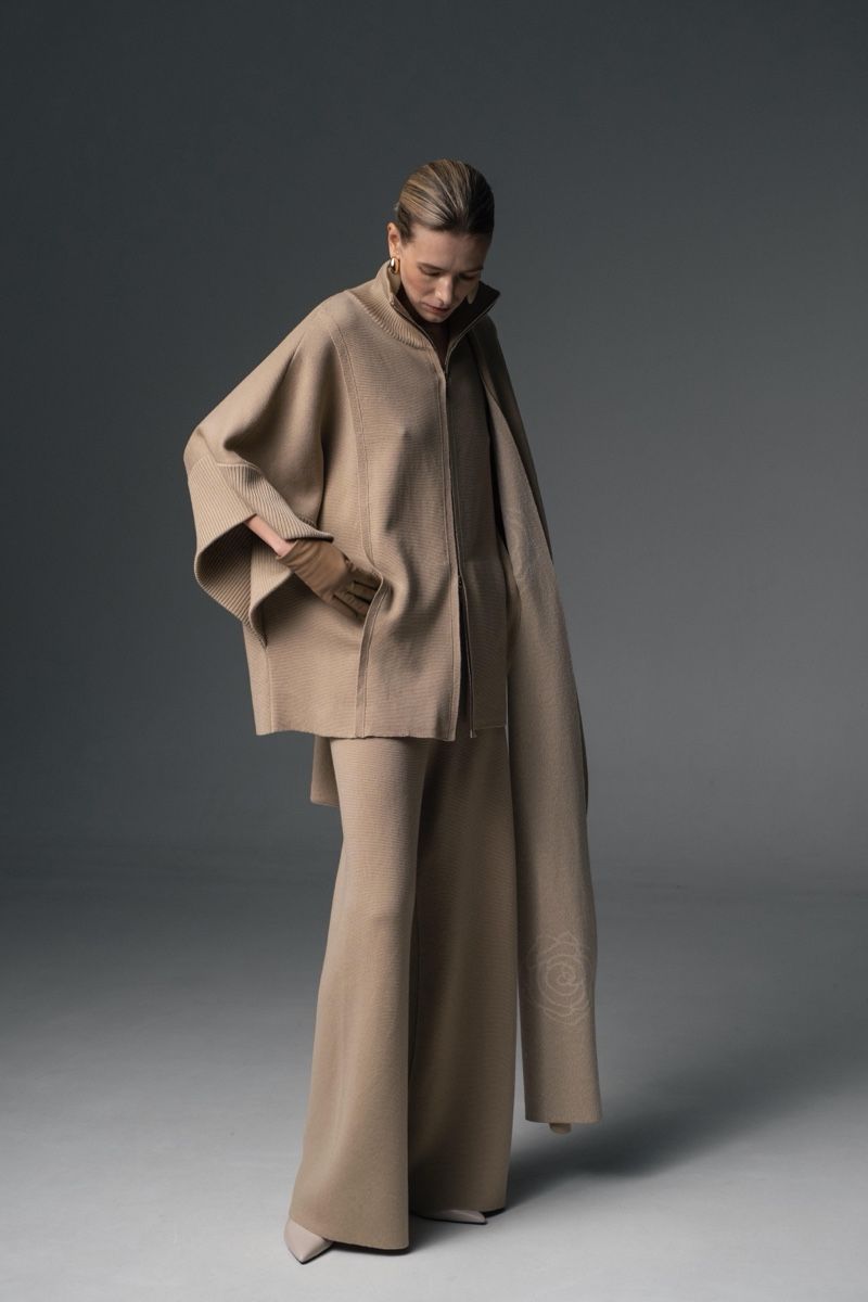 Sonstige Damenmode: Cape beige Grösse M gestreift neu – Neu und originalverpackt aus Bern von via_b7vt 1
