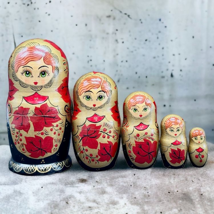Poupées russes gigognes anciennes