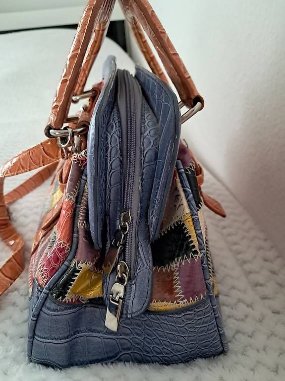 Taschen für Damen: Damentasche  – Neu und originalverpackt aus Basel von len_t965 1