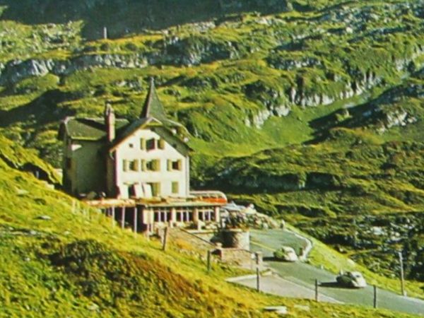 Cartoline postali: KLAUSENPASSHÖHE HOTEL URI AK VW KÄFER OLDTIMER AUTOS – Usato da Ettingen venduto da Hausi4711 1