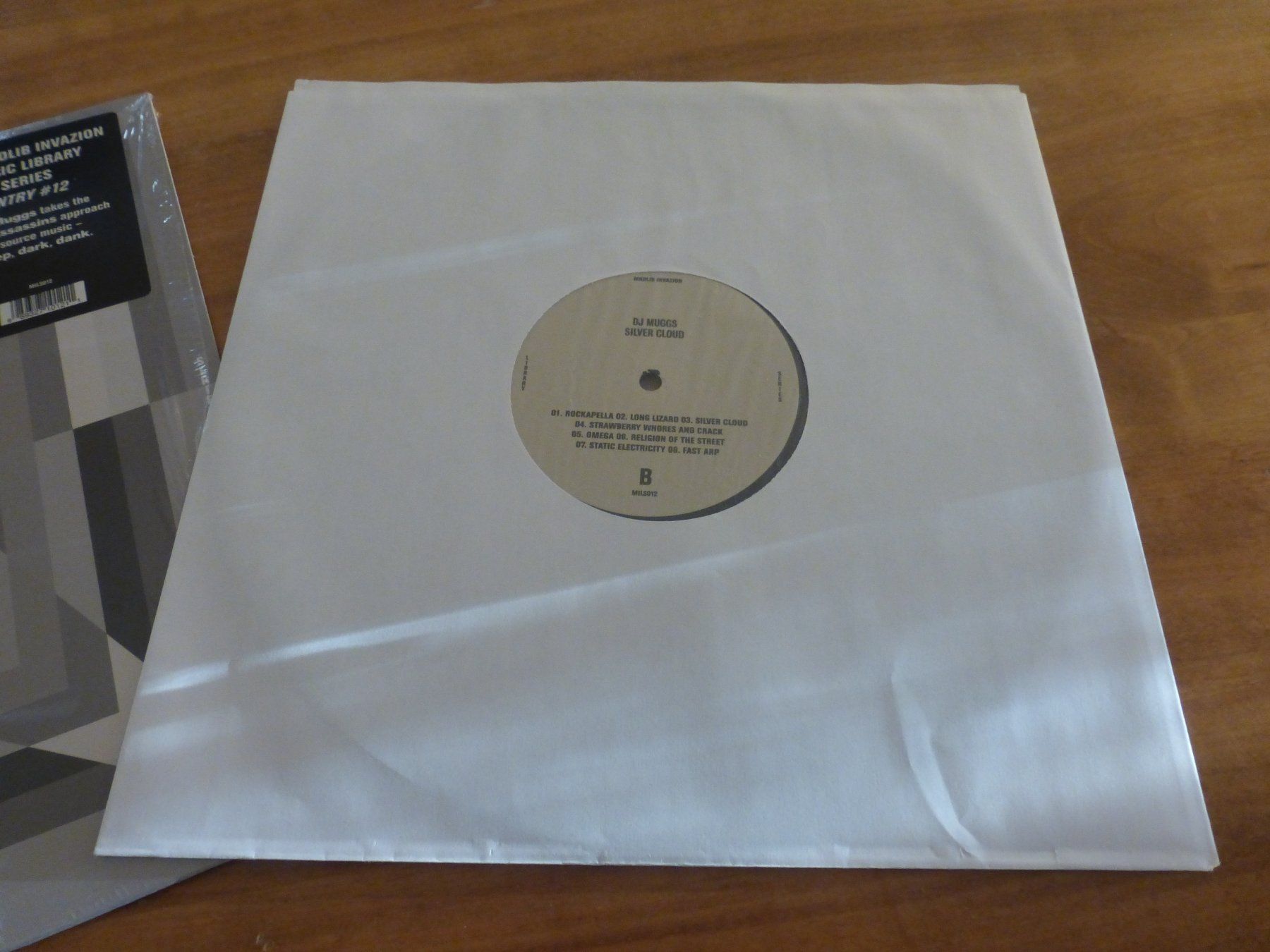 Dischi in vinile: DJ Muggs Silver Clouds Vinyl LP – Usato da Zumikon venduto da psisound 2