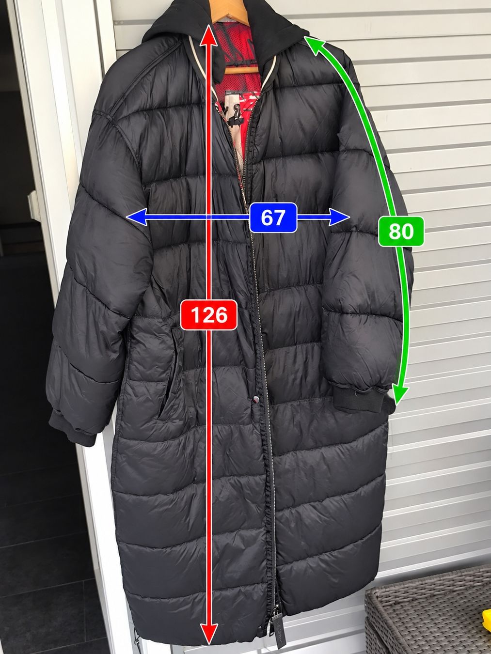 Guess Manteaux: Guess Winterjacke  – Neuf (Voir description) à Oftringen par Lejaleja