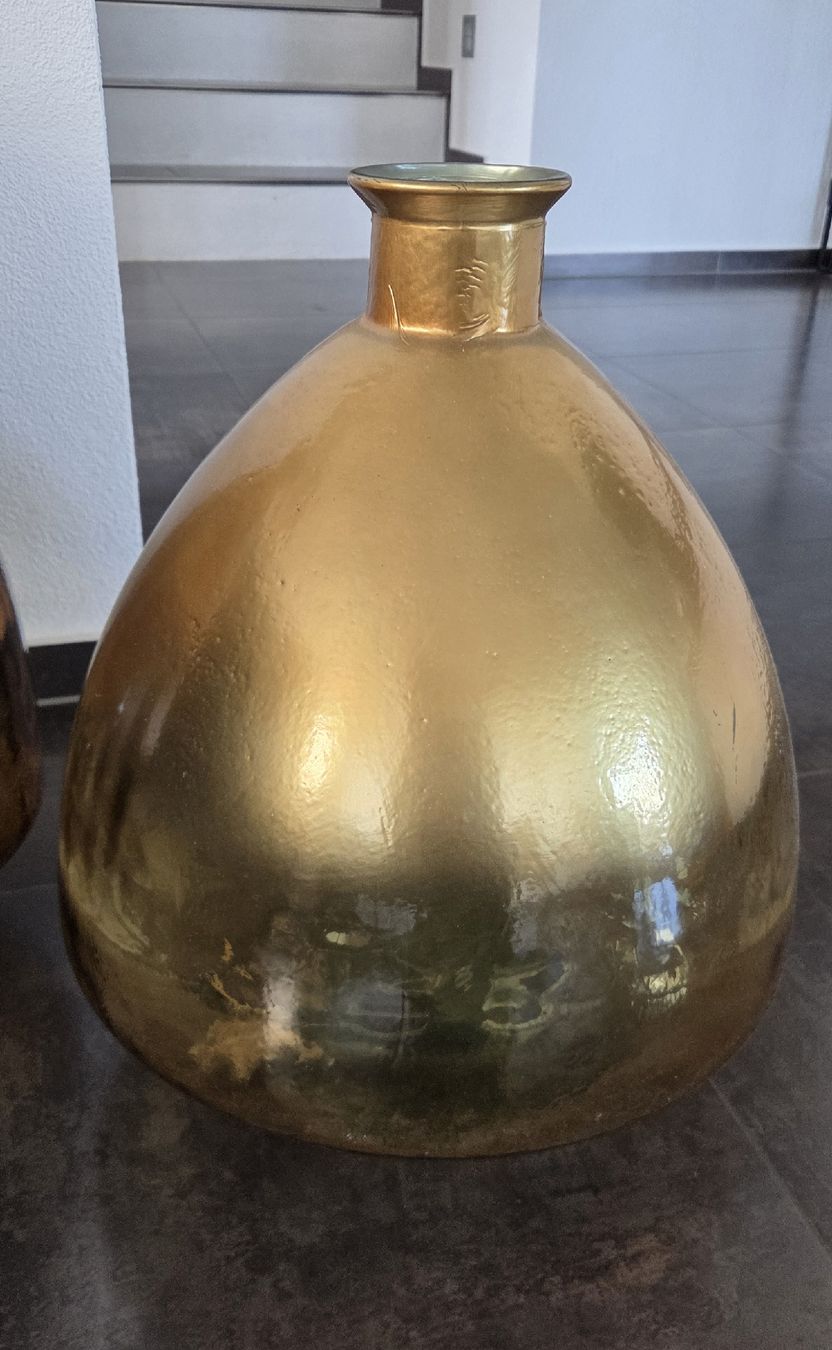 Vasi & Recipienti: Zwei Design Vasen in Gold – Usato da Beinwil am See venduto da gabipetrovay 3