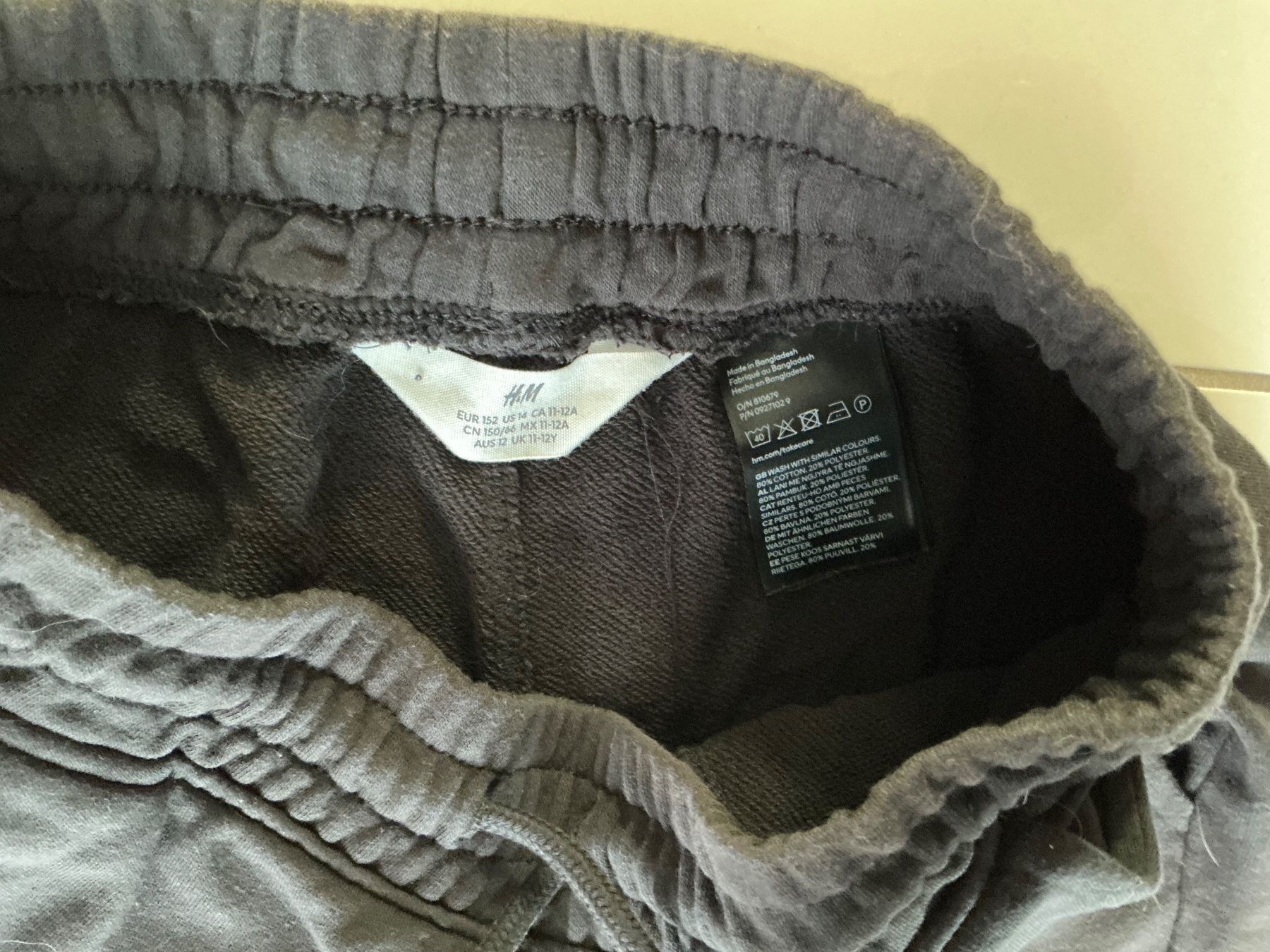 H&M Hosen: Trikot Shorts Gr.152 H&M – Gebraucht aus Biel-Benken BL von Sahra1 1
