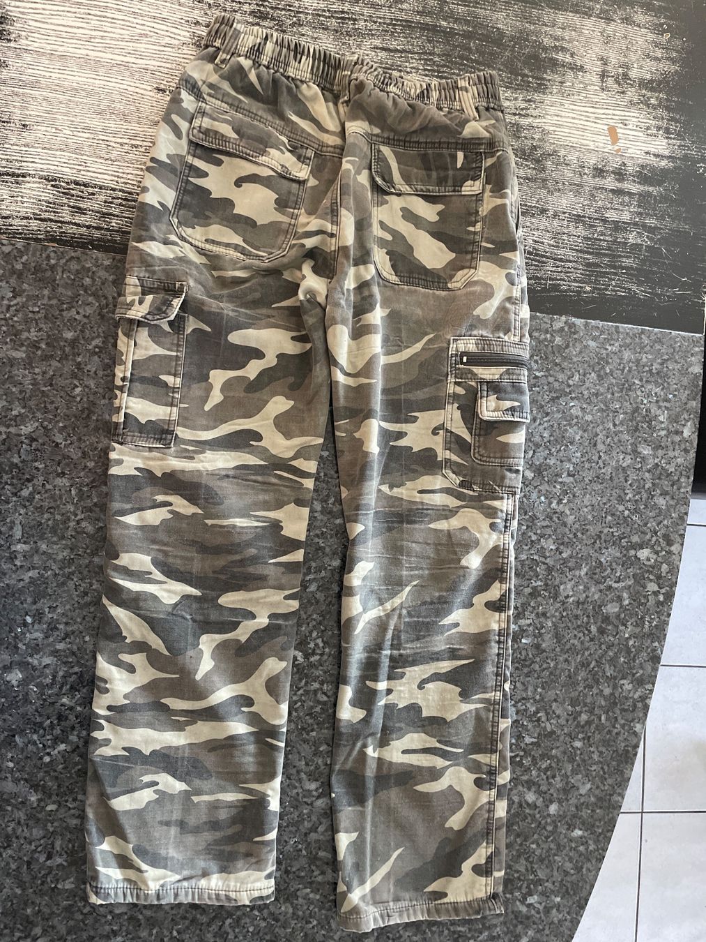 Pantaloni: Hose Militärlook Gr. M – Usato da Schlossrued venduto da Julio25 1