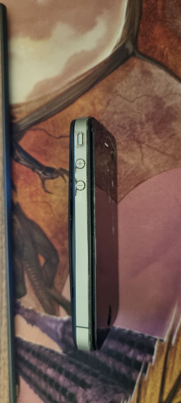 Apple Telefoni cellulari / Smartphones: iPhone 4 - ?GB - schwarz - Model A1332 - ab CHF 1.- – Difettoso da Regensberg venduto da youngt92 3