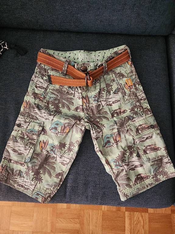 Pantalons: KANZ Cargo-Shorts Gr. 116 mit Gürtel – D'occasion à Zürich par celandayn 2