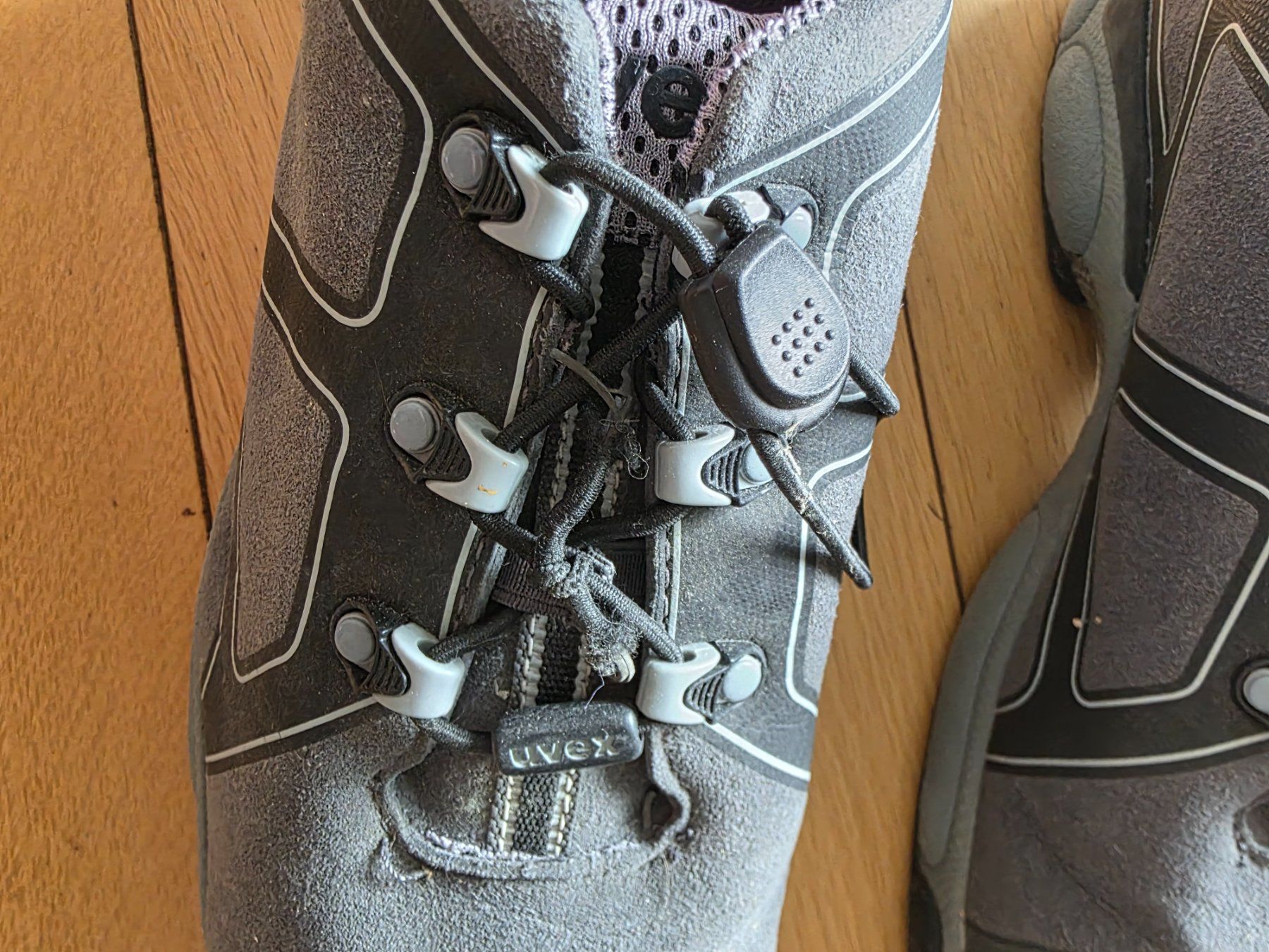 Scarpe da uomo: UVEX Sicherheitsschuhe S2 GR 44 – Usato da Unterentfelden venduto da Anthony89 2