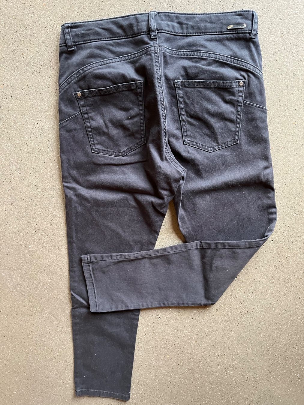 Pantaloni: Jeans dunkelgrau, Gr. 36 – Usato da Gebenstorf venduto da Pphizi 1