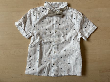 LCW Baby Kurzarmhemd mit Fliege weiss Grösse 98-104