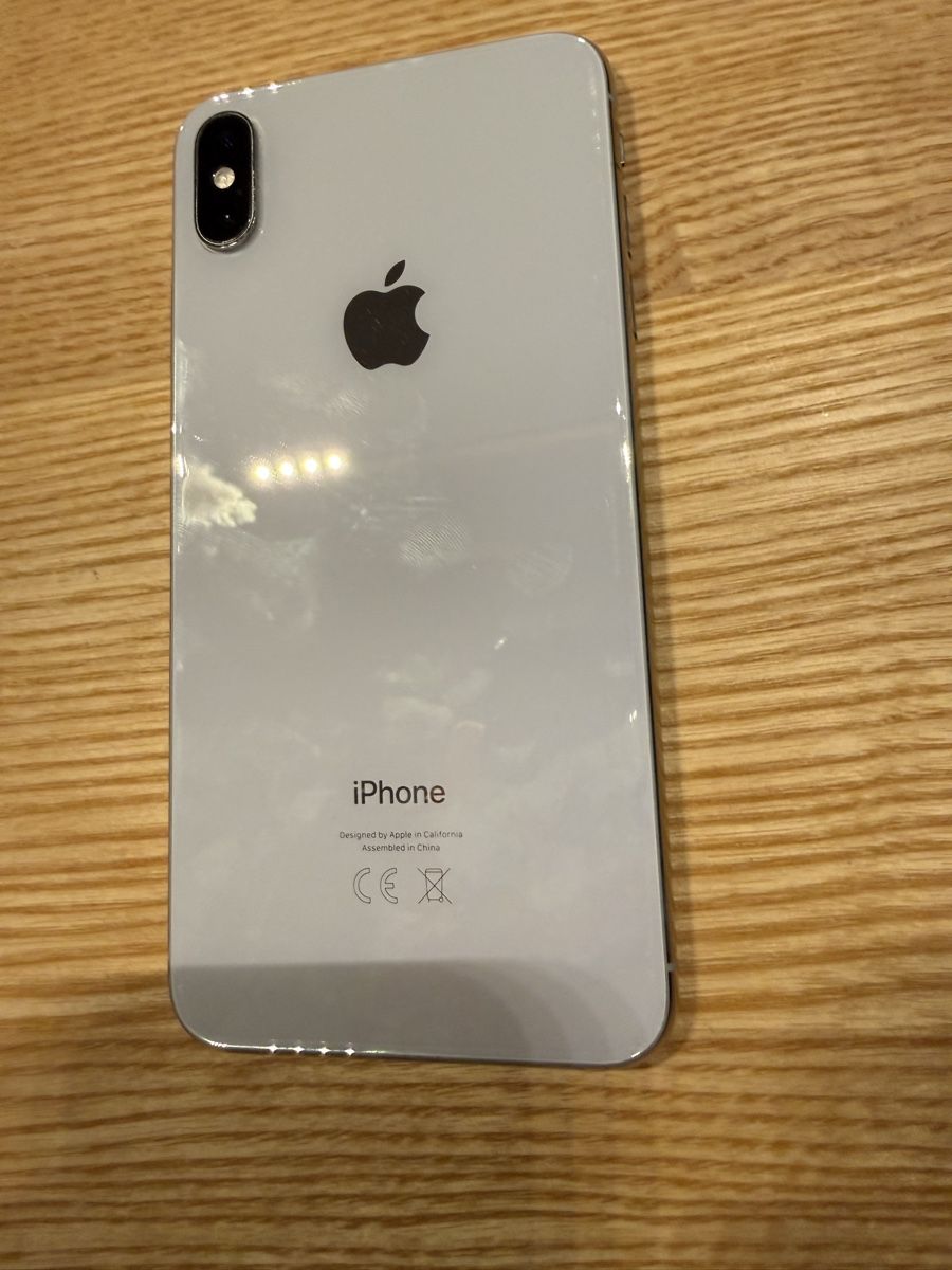 Apple Telefoni cellulari / Smartphones: IPhone 10 maxi, Watch Series 3 & 5 – Usato da Scherz venduto da ric111 1