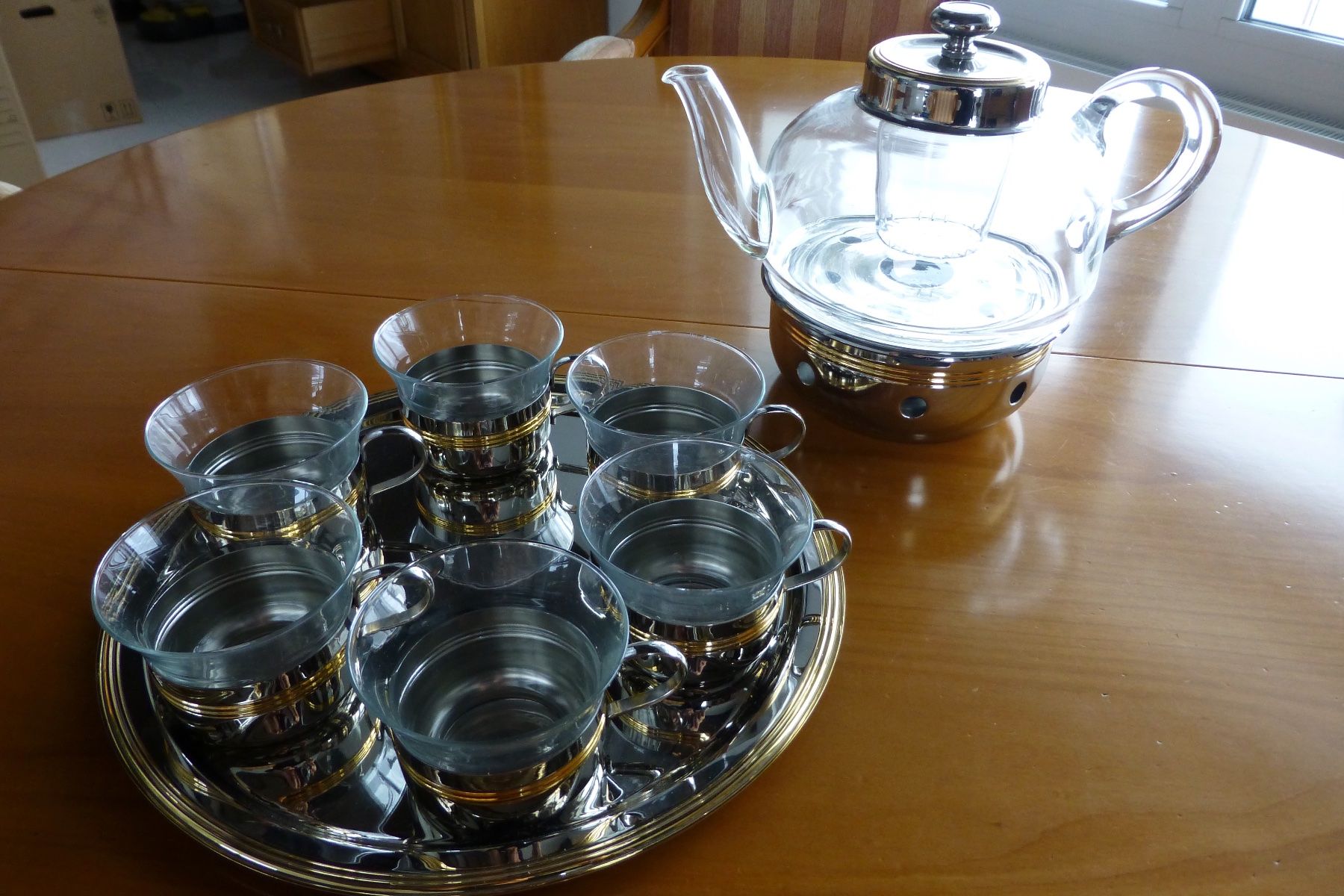 Set di piatti: Teeservice 6-fach, Teekanne + Stövchen inkl. Tablett – Nuovo (secondo la descrizione) da Wigoltingen venduto da Glentab 1