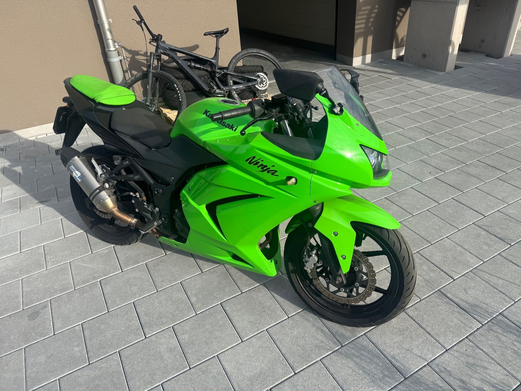 Kawasaki Strada: Kawasaki Ninja 250R – Usato da Sarnen venduto da auer-power-gmbh