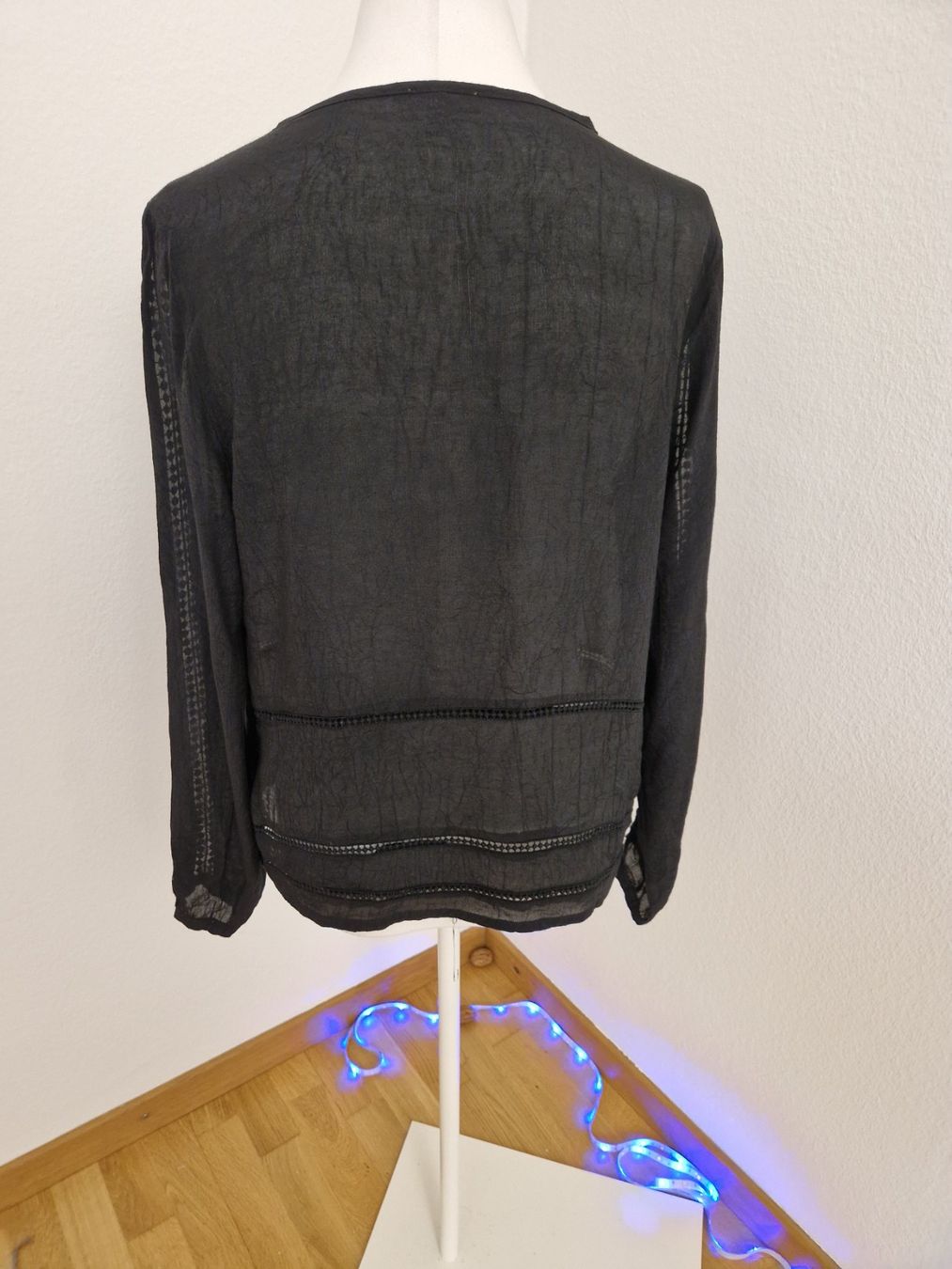 Chemisiers: Schwarze Bluse mit Spitzendetails Gr. 38 – D'occasion à Glattbrugg par hap_8w8v 3