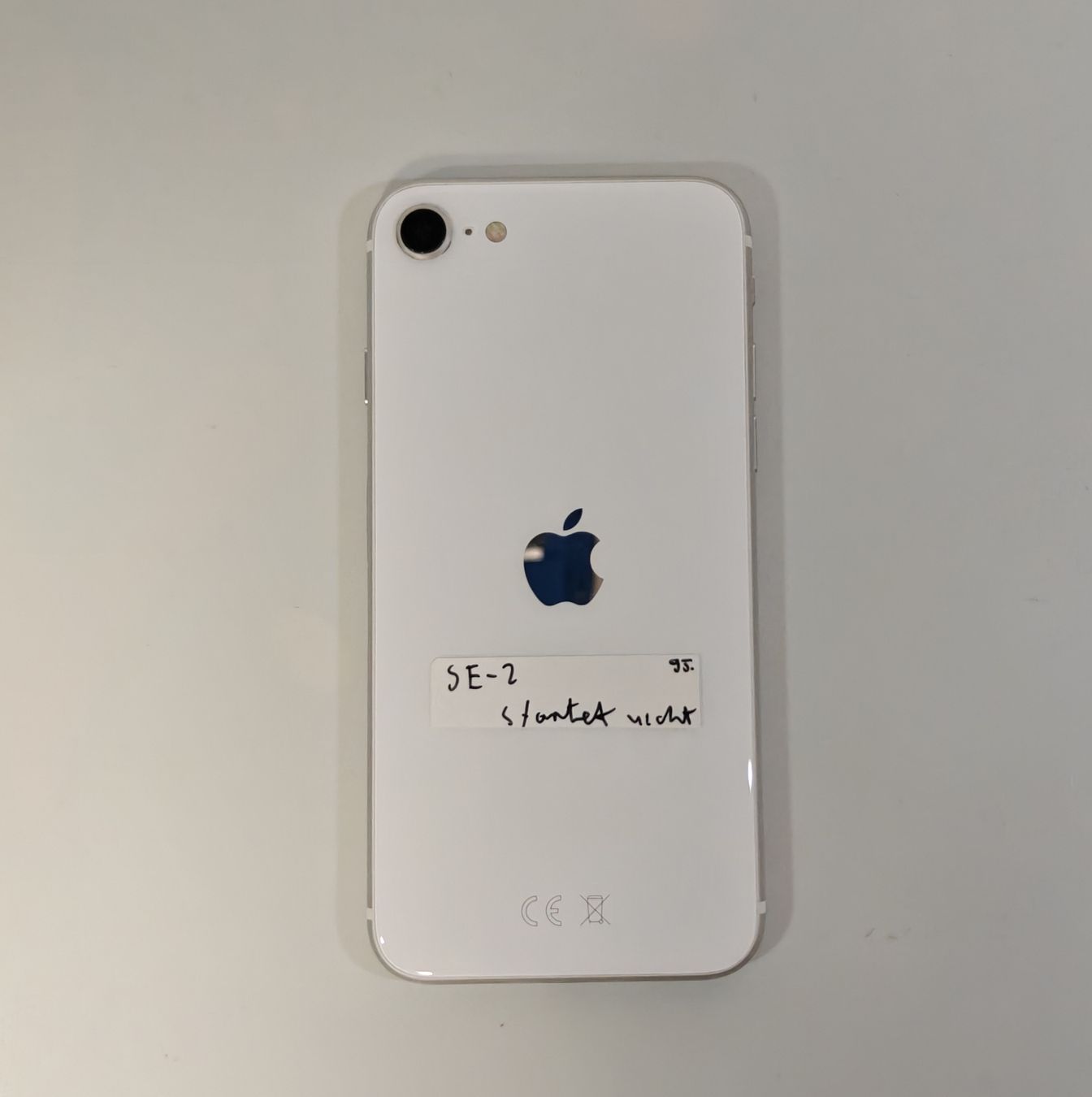Apple Telefoni cellulari / Smartphones: iPhone SE 2020 Weiss – Difettoso da Ehrendingen venduto da Rocky985 3