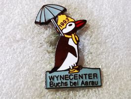 Ansteckpin 96: Wyne Center