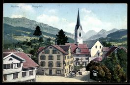 AK Nesslau, Dorfplatz mit Kirche, Häuser und Landschaft