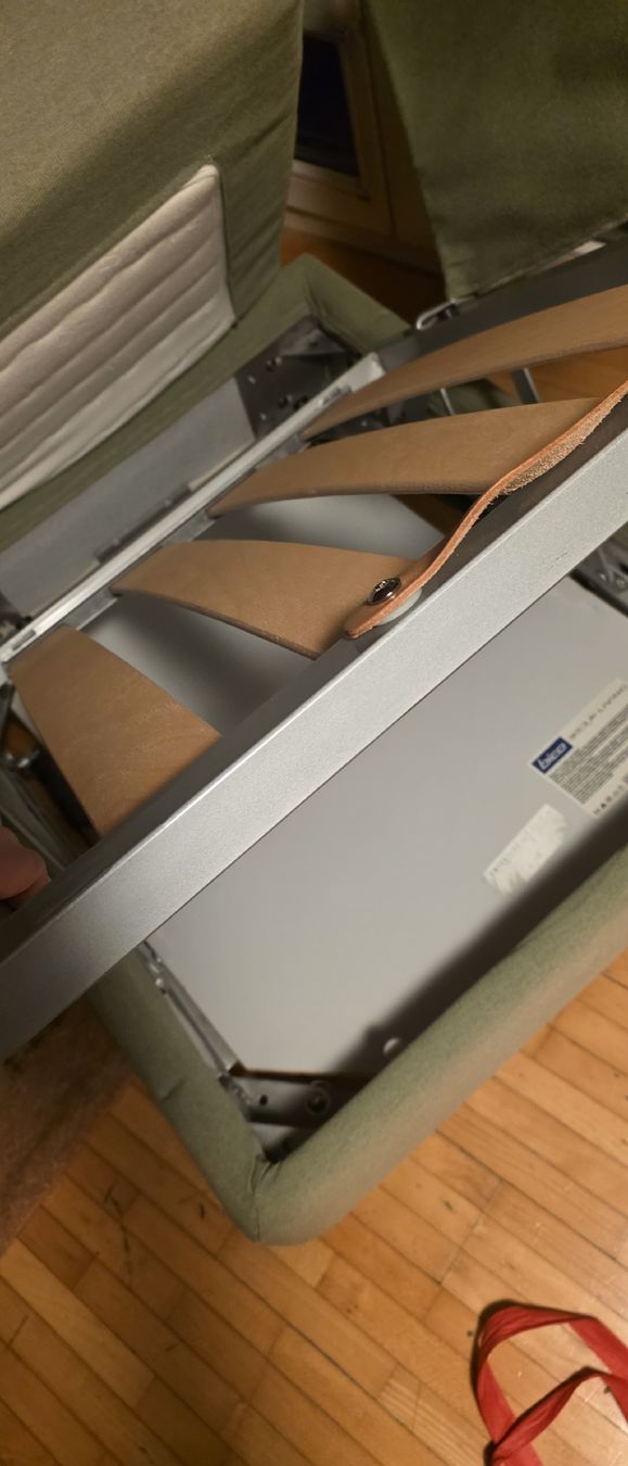 Swiss Plus Divani: Hocker Bico Swissplus – Usato da Riedikon venduto da Winter21. 5