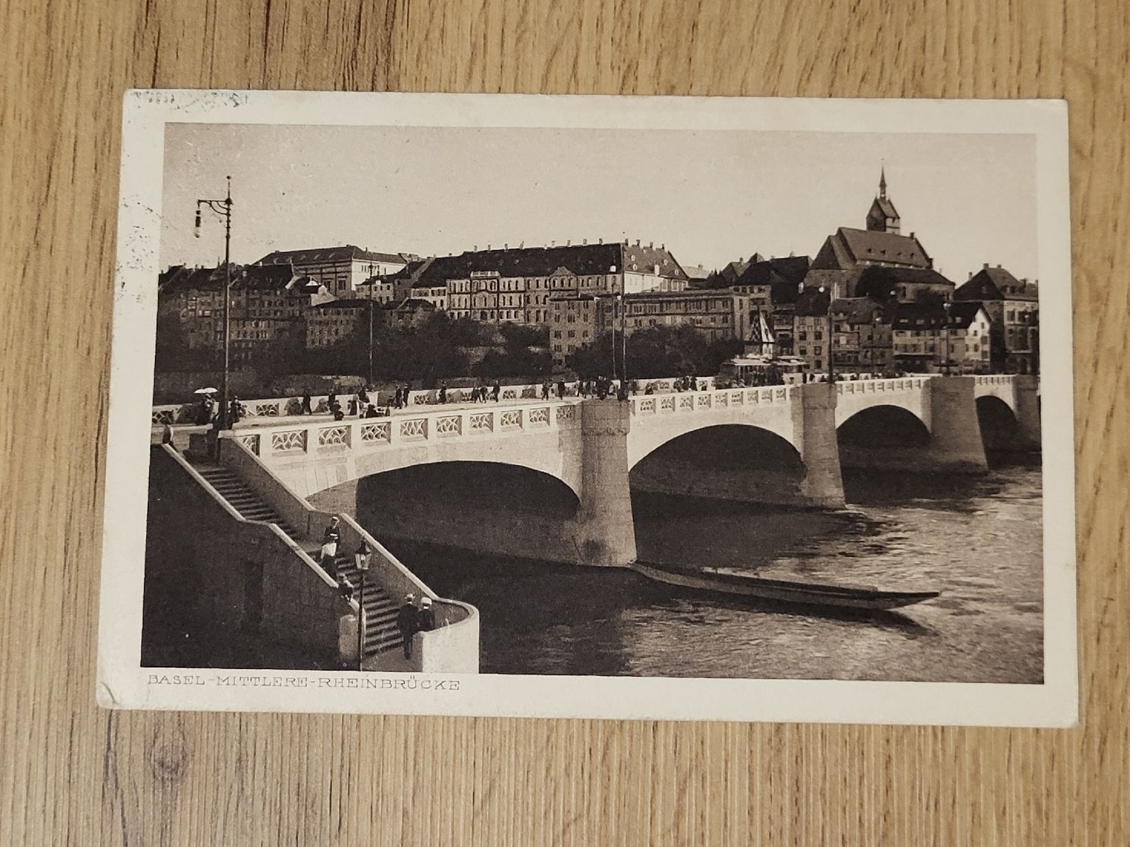 Cartoline postali: Alte Ansichtskarte Basel Mittlere Brücke mit Stempel 1919 – Usato da Allschwil venduto da Uhrenbinz