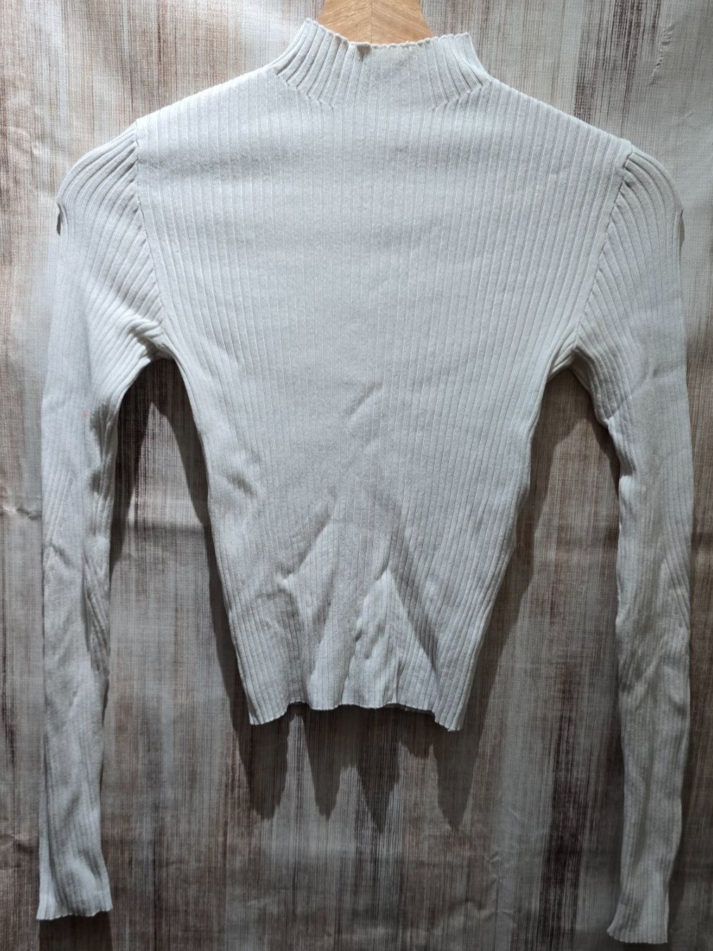 Bershka Pullover & Sweatshirts: 🎉 Mock Neck Rippstrick Pullover - XS - Off-White – Gebraucht aus Thalwil von VitaMini
